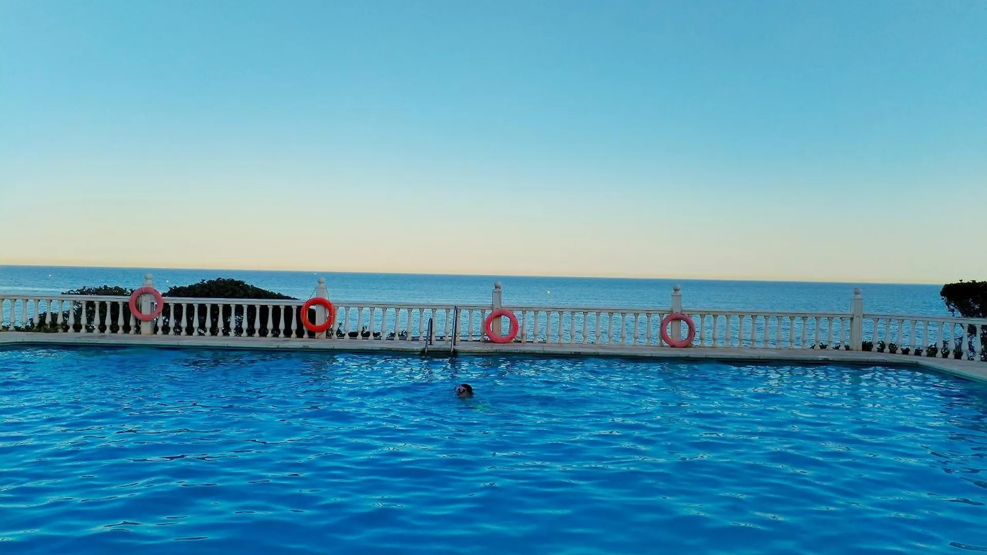 Sitio de Calahonda Casa Mar Apartamento Front Beach Con Wifi, Piscina, Padel Y Tenis - Lubina Del Sol ספרד