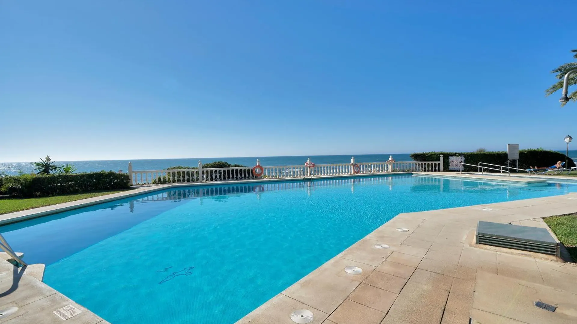 Sitio de Calahonda Casa Mar Apartamento Front Beach Con Wifi, Piscina, Padel Y Tenis - Lubina Del Sol ספרד
